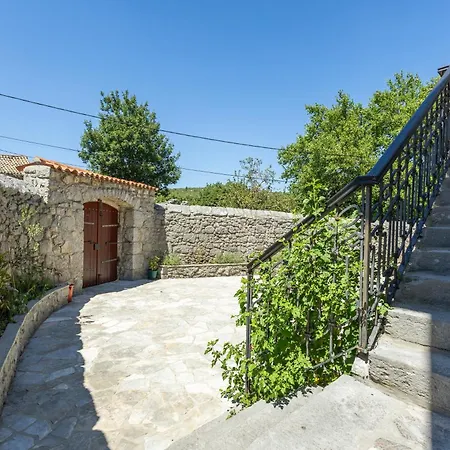 Dela Cassa Stone House * Ledenice