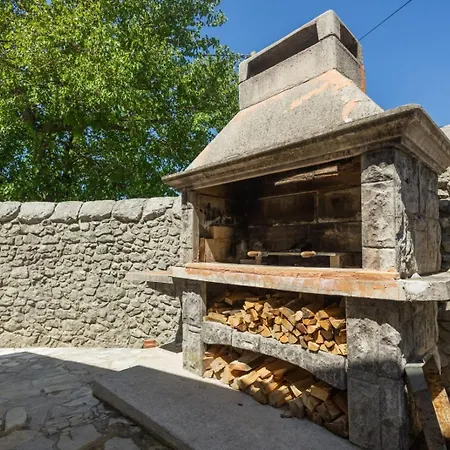 Dela Cassa Stone House